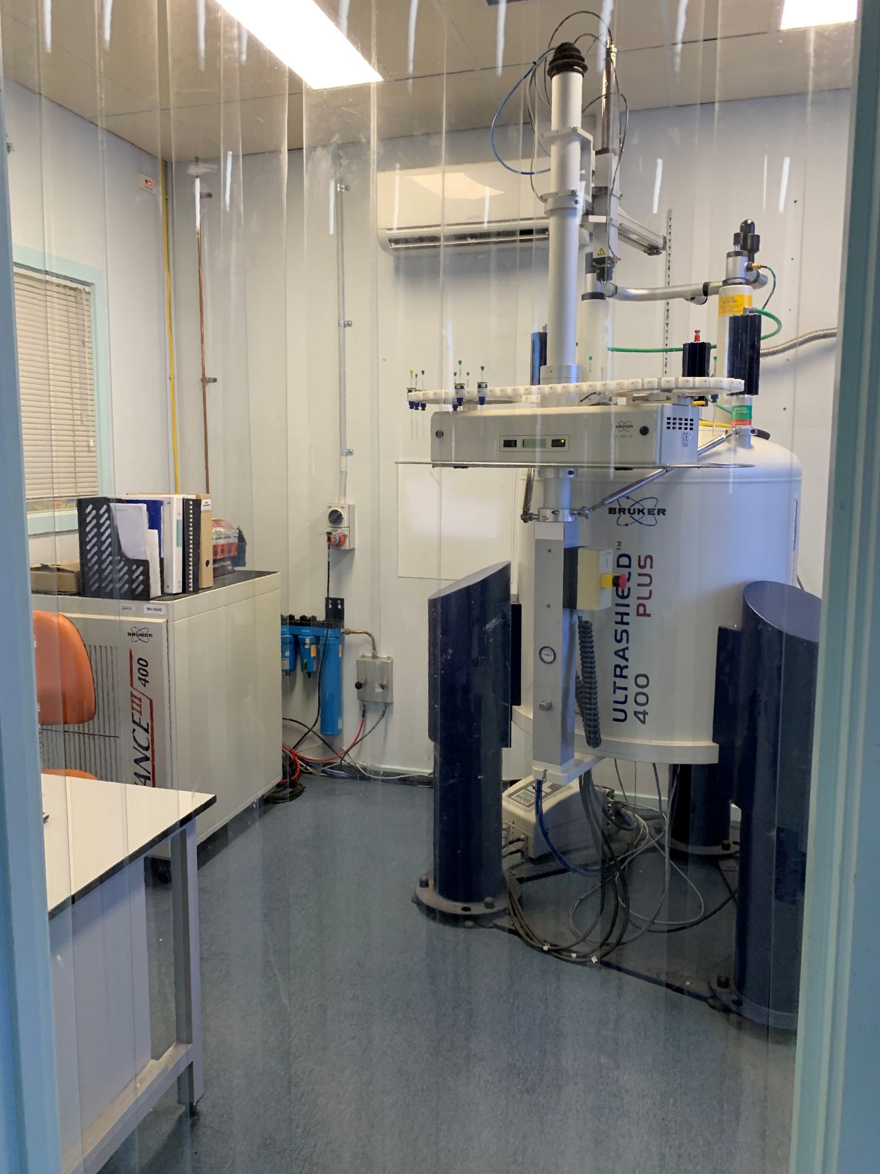 Bruker Avance III 400 MHz NMR | Custom Contract Synthesis | Analytical Services | Advanced Molecular Technologies